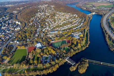 Aerial view, Friedrich-Harkort-Schule with sports ground Am Bleichstein, Werner Richard Schule with