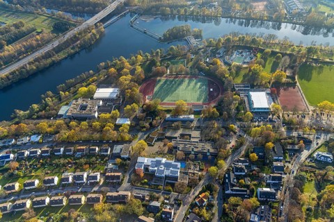 Aerial view, Friedrich-Harkort-Schule with sports ground Am Bleichstein, Werner Richard Schule with