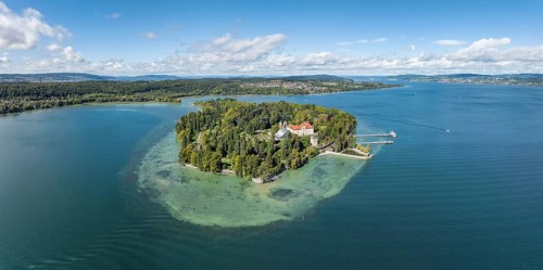 The island of Mainau in Lake Constance with the jetty and the baroque Mainau Castle, built between
