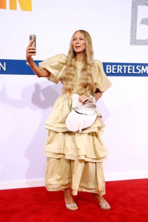 Jenny Elvers arriving at the Bertelsmann Summer Party 2025 at the Bertelsmann Representative Office