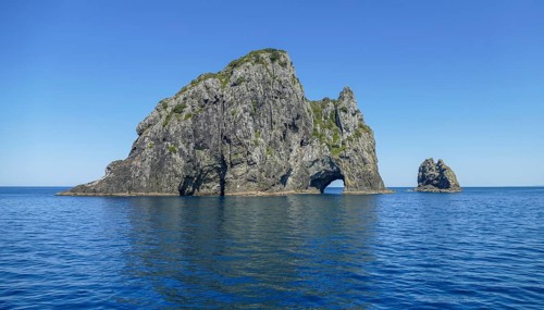 Sunny scenery showing a rock gate at the Bay of Islands, an area on the east coast of the Far North