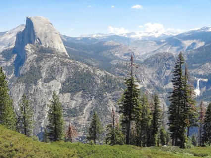 Idyllic panoramic view at the Yosemite National Park in California, USA