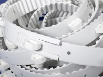 A white entangled drive belt