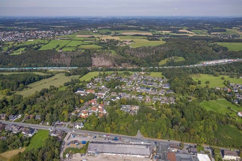Aerial view, residential area Bruchmühle and adjacent forest damage on the A1 motorway in the