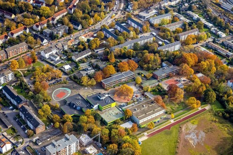 Aerial view, school centre Brauck with Erich Kästner Realschule and Hauptschule in the district