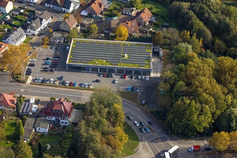 Aerial view, Aldi supermarket Schultenstraße with solar roof in the district Rentfort in Gladbeck,