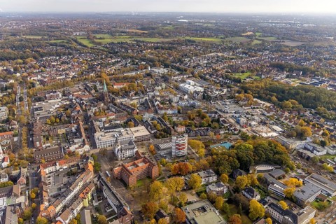 Aerial view, townscape with Stadtsparkasse Gladbeck high-rise building and St. Lamberti Catholic