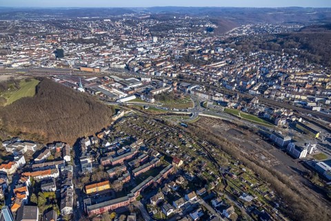 Aerial view, railway station rear view, commercial area Wehringhauser Straße, forest area Postkopf,