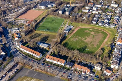 Aerial photo, sports fields at the sports park, Krollmann Arena Halle, Theodor-Heuss-Gymnasium,