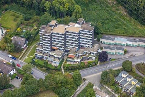 Aerial view, high-rise and terrace residential building Im Sonnenwinkel in the Hohenlimburg