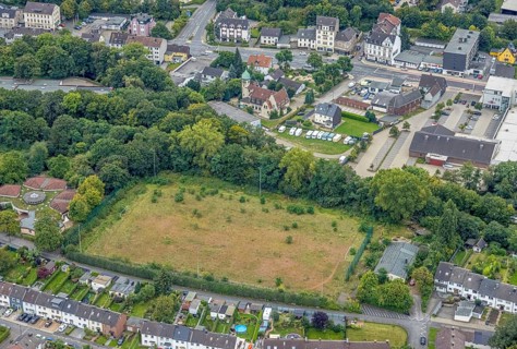 Aerial view, Waldorf Kindergarten next to the former Am Quambusch sports ground. A residential