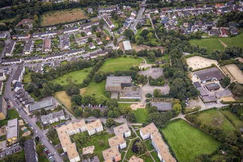 Aerial view, Friedrich-Harkort Grundschule Quambusch an der Twittingstraße in the district