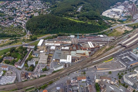Aerial view, Deutsche Edelstahlwerke Schwanenstraße at Hagen main station and forest area