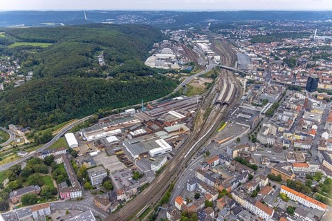 Aerial view, Deutsche Edelstahlwerke Schwanenstraße at Hagen main station and forest area