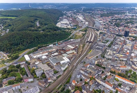 Aerial view, Deutsche Edelstahlwerke Schwanenstraße at Hagen main station and forest area