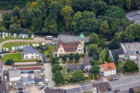 Aerial view, community centre Westerbauer with turret and kindergarten tree house in the district