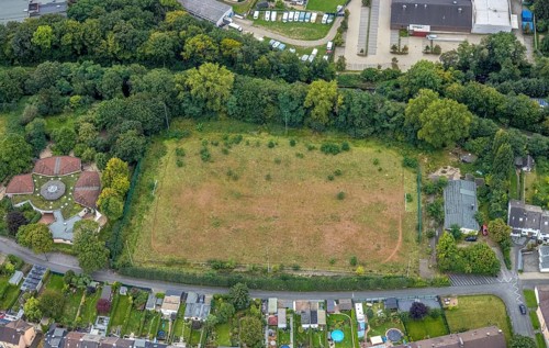 Aerial view, Waldorf Kindergarten next to the former Am Quambusch sports ground. A residential