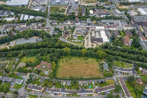 Aerial view, Waldorf Kindergarten next to the former Am Quambusch sports ground. A residential