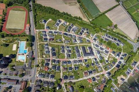 Aerial view, residential area Maximilian-Kolbe-Straße, Alloheim Senioren-Residenz Sythen am See,
