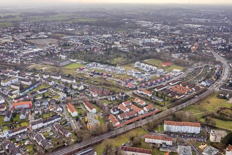 Aerial view new development area Am Beisenkamp between Beisenkamp-Gymnasium and Südenfriedhof in