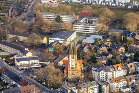 Aerial view Beisenkamp-Gymnasium und Pfarrei St. Franziskus von Assisi Church of Our Dear Lady in