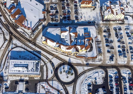 Aerial view, snow-covered roundabout on Ostwennemarstraße, Maxi-Center, shopping centre, Rewe,
