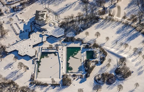 Aerial view, Hotel Selbachpark with outdoor pool Selbachpark, snow-covered areas, winter, Pelkum,