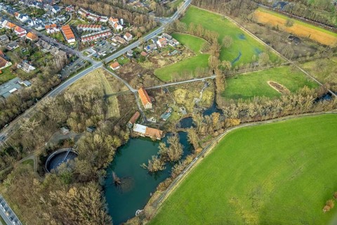 Aerial view, development of the area at the Heessener Schlossmühle, historic mill, Enniger Bach,