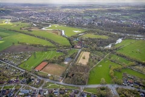 Aerial view, sports field Dolberger Straße with tennis courts near Heessen Castle, Lippeauen,