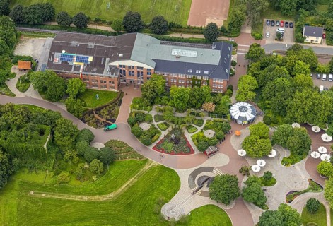Aerial photo, Maximilianpark leisure park, main entrance, Uentrop citizens' office, Uentrop, Hamm,