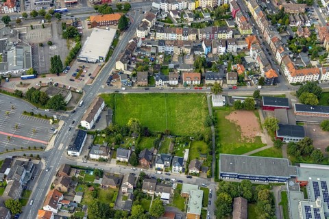 Aerial view, green meadow at the corner of Lohauserholzstraße and Auf dem Hilkenhohl in Mitte,