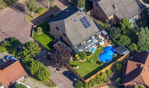 Aerial view, residential house Schäferstraße with swimming pool and cover in the district Uentrop