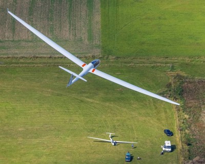 Aerial photo, Duo Discus high-performance two-seater D-4199 over Hamm airfield in the Heessen