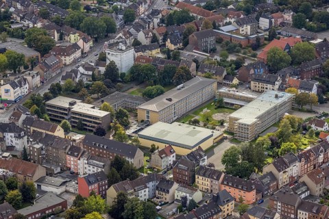 Aerial view, Eduard-Spranger-Berufskolleg and bunker Vorheider Weg in the district Mitte in Hamm,