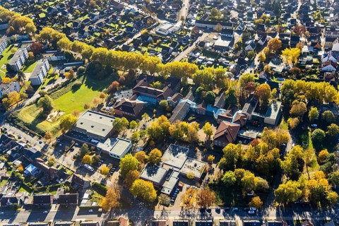 Aerial view, Sophie Scholl School and Gebrüder Grimm School in the residential area on Berliner