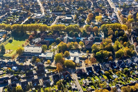 Aerial view, Sophie Scholl School and Gebrüder Grimm School in the residential area on Berliner