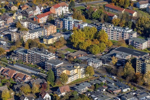 Aerial view, autumnal Pelkumer Platz and housing estate in the district Pelkum in Hamm, Ruhr area,