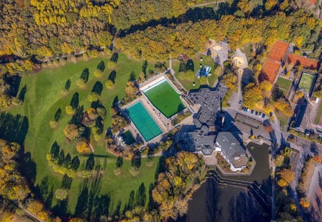 Aerial view, Selbachpark with hotel and swimming pool in the district Pelkum in Hamm, Ruhr area,
