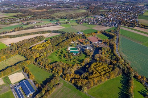 Aerial view, Selbachpark with hotel and swimming pool in the district Pelkum in Hamm, Ruhr area,