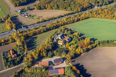 Aerial photograph, Haus Reck in Lerche on the A1 motorway in the Overberge district of Bergkamen,