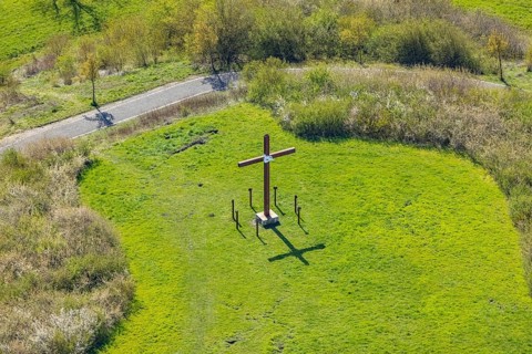 Aerial view, panoramic slagheap with Sachsenkreuz, Heessen, Hamm, Ruhr area, North