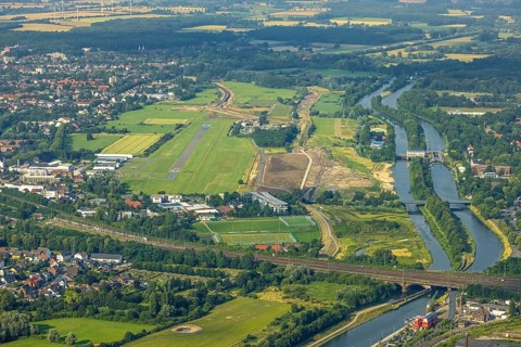 Aerial view, Hamm-Lippewiesen airfield, Lippe floodplain, Hamm lock, Lippe river, Datteln-Hamm