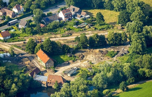 Aerial view, construction site for housing at the Schlossmühle am Mühlenteich, Heessen, Hamm, Ruhr