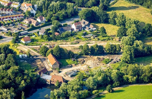 Aerial view, construction site for housing at the Schlossmühle am Mühlenteich, Heessen, Hamm, Ruhr