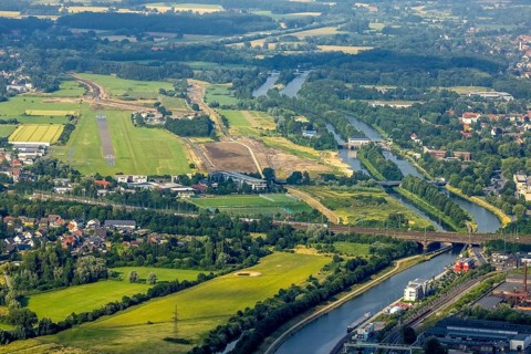 Aerial photograph, Hamm-Lippewiesen airfield, Lippe floodplain, Hamm lock, Lippe river,