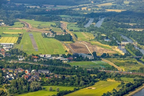 Aerial photograph, Hamm-Lippewiesen airfield, Lippe floodplain, Hamm lock, Lippe river,