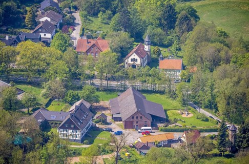 Aerial view, Hof Abtsküche, Chapel St. Jakobus Abtsküche, Hetterscheidt, Heiligenhaus, Ruhr area,