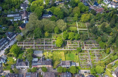Aerial view, Protestant New Cemetery and Catholic Cemetery Friedensstraße, Leubeck, Heiligenhaus,
