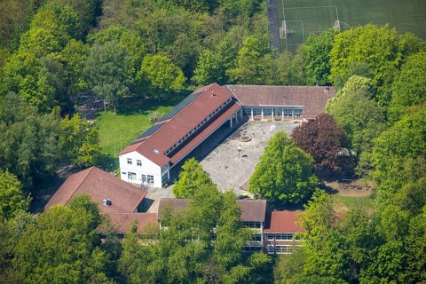 Aerial photo, Städtische Katholische Grundschule St. Suitbertus, Hasselbeck, Heiligenhaus, Ruhr