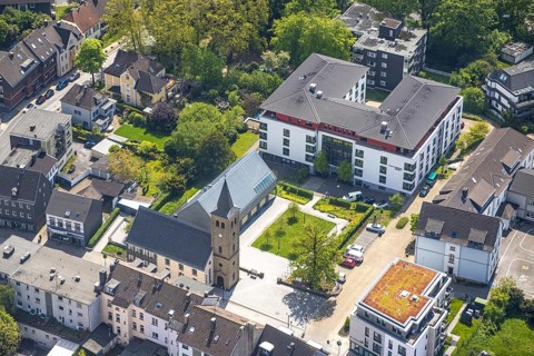 Aerial view, Seniorenpark Diakoniezentrum Heiligenhaus und evang. Alte Kirche, Leubeck,